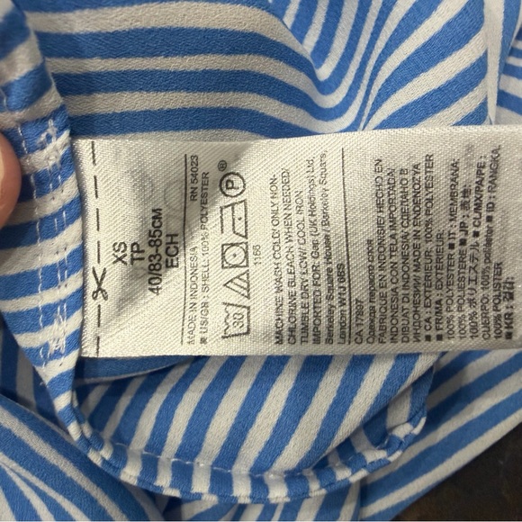 Banana Republic Elegant Blue Striped Short Sleeve Top Blouse Classic Style XS - Picture 5 of 8